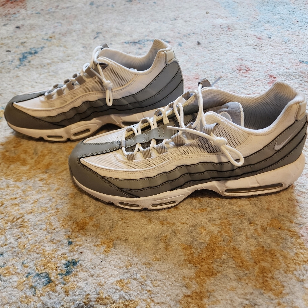 Nike white and gray Airmax mens size 11.5